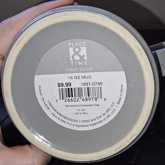 Winter Themed Mug - Picture 2 of 2